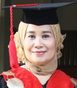 Dr. Nanik Sutarni, S.H, M.H / Rektor UBY